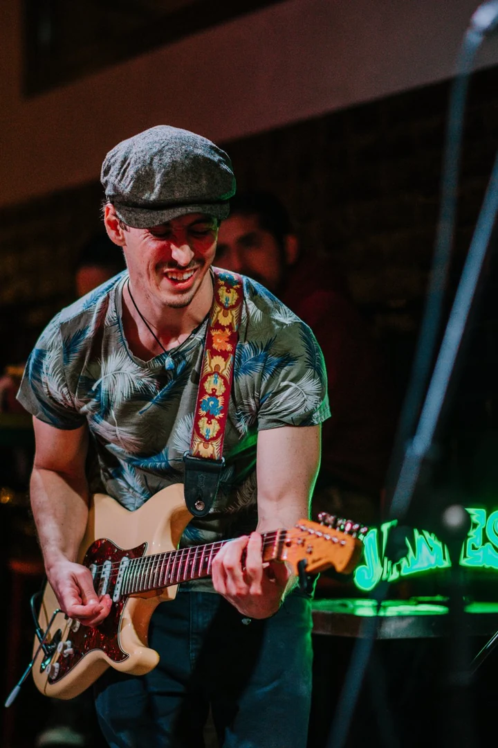 Guitarrista en un concierto